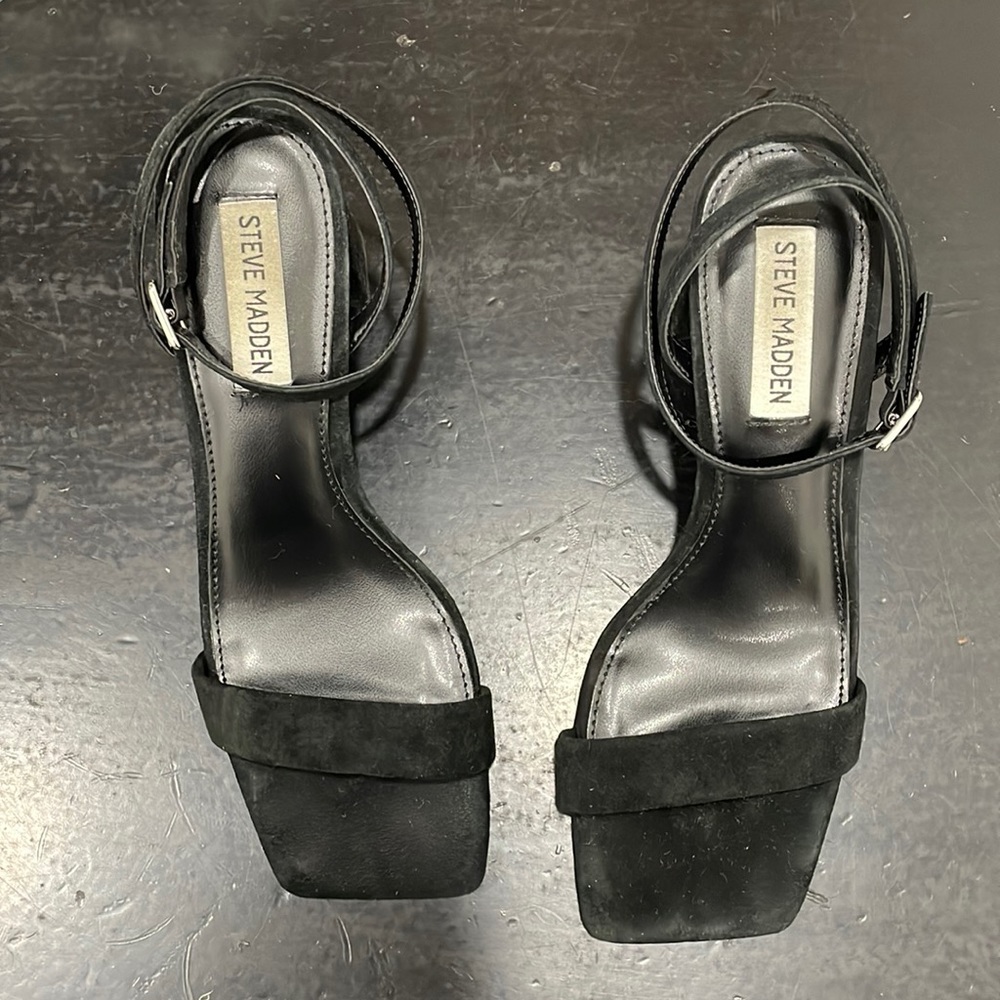 strappy heels square toe